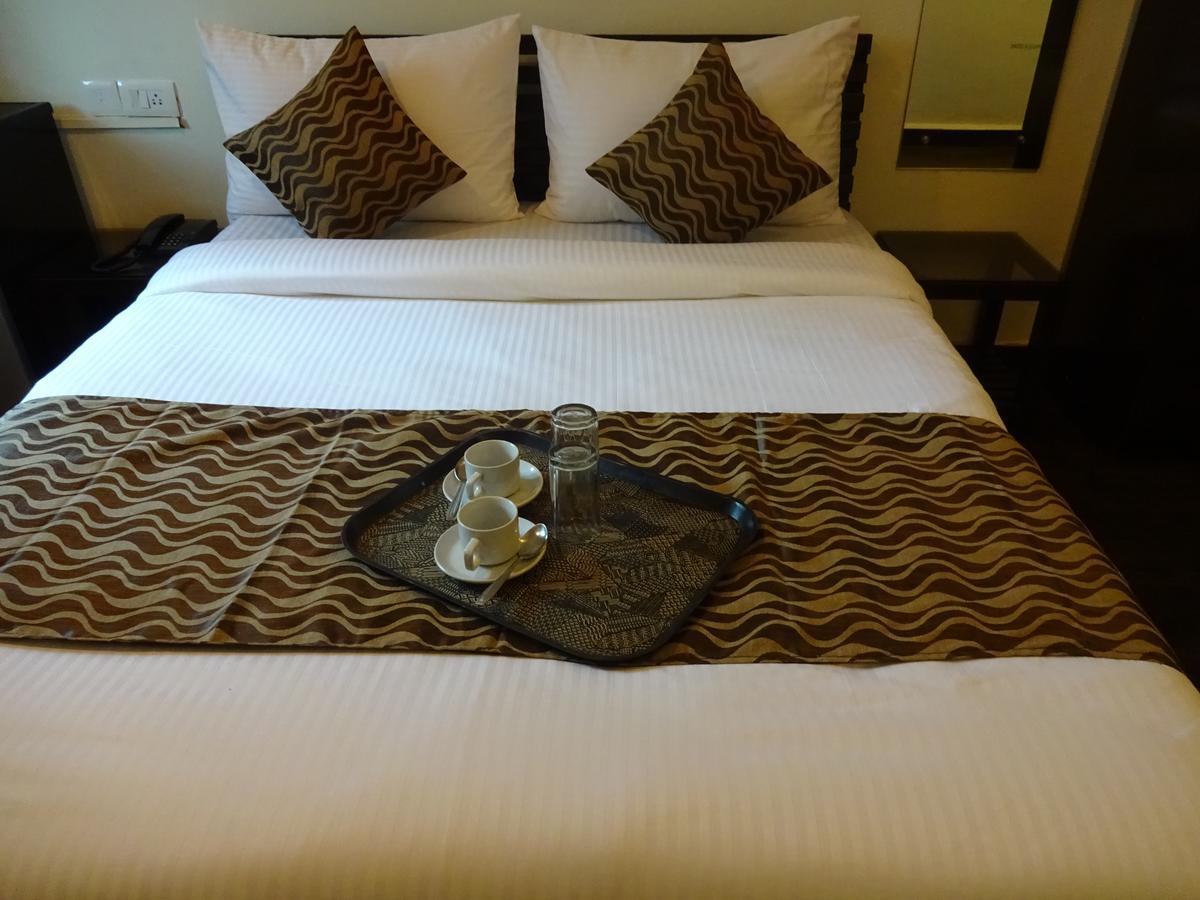 Hotel Sai Бага Екстер'єр фото