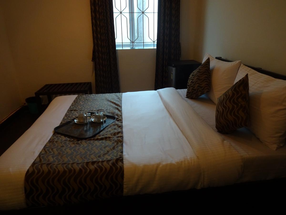 Hotel Sai Бага Екстер'єр фото